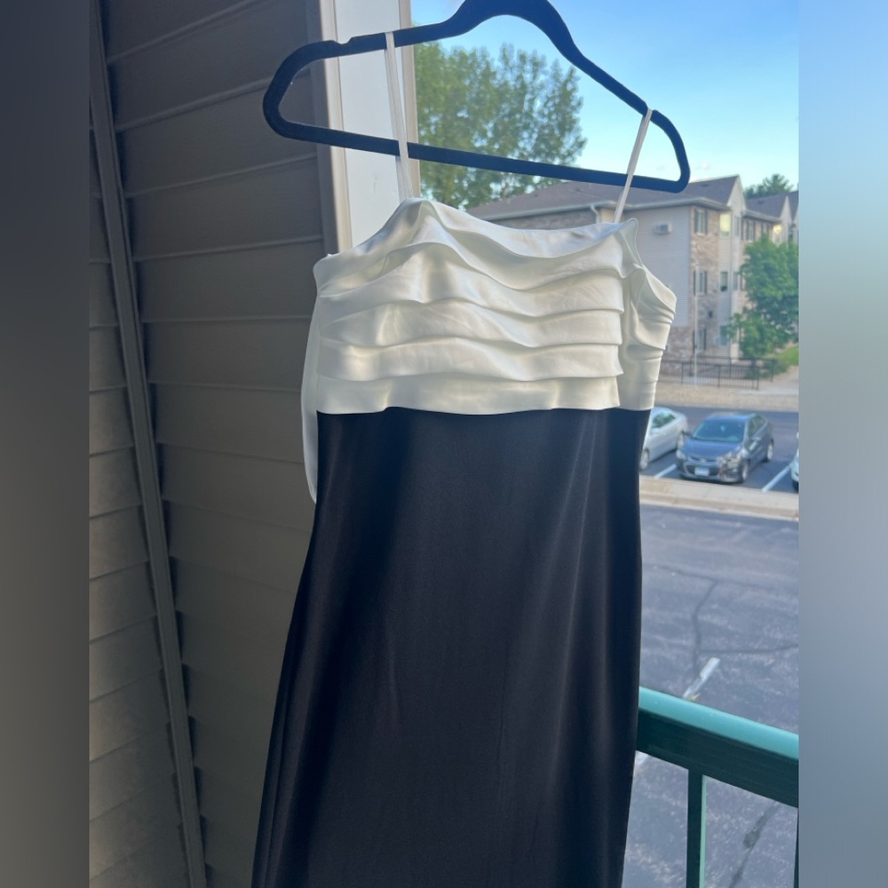 🆕🖤🤍City Studio Black & White Mermaid Gown Formal Evening Dress Size 11/12 - Picture 7 of 15